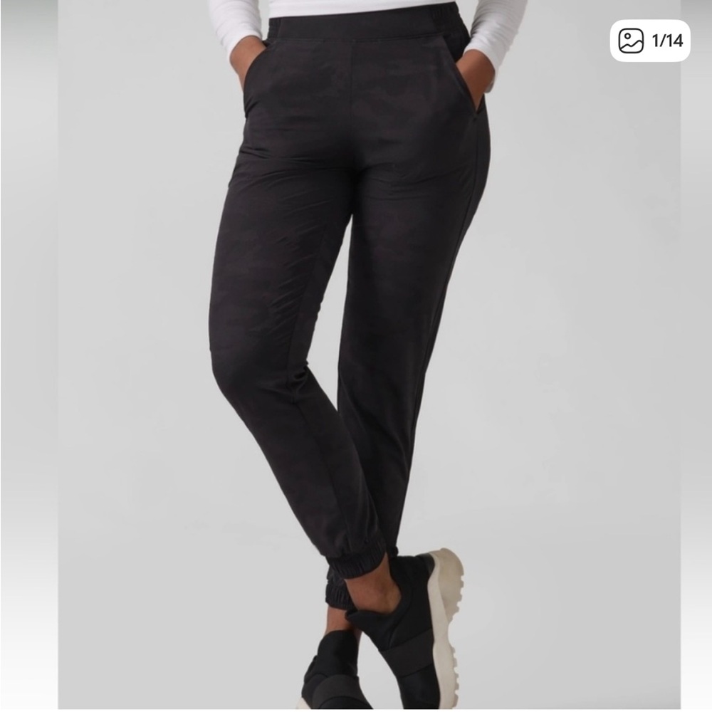 Athleta Brooklyn Textured Lined Jogger Black Camo Size 14 Tall EUC